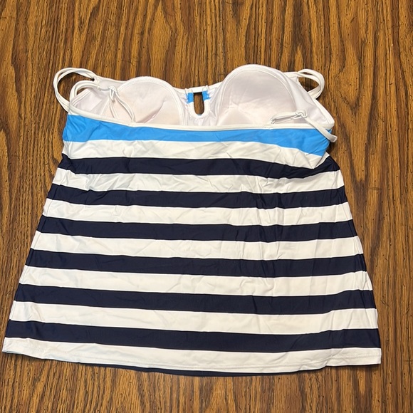 Beach Hollar Size 14 Swimsuit Top - Picture 4 of 4